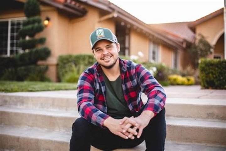 Bryan Lanning- Net Worth, Bio, Age, Girlfriend, Height, Songs, Career