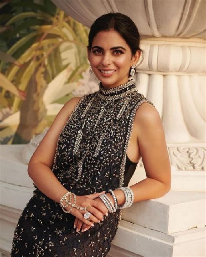 Isha Ambani- Bio, Age, Height, Net Worth, Husband, Marriage, Career