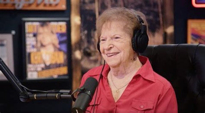 Martha Earnhardt- Bio, Age, Height, Net Worth, Husband, Ethnicity, Career