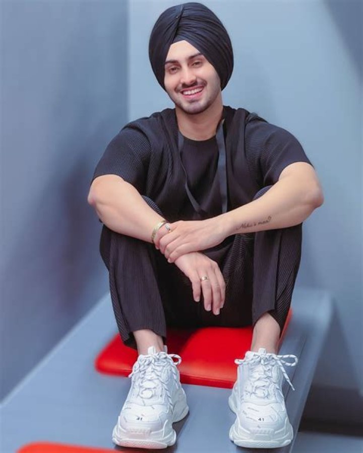 Rohanpreet Singh- Bio, Wiki, Age, Height, Net Worth, Relationship, Career